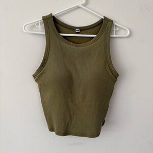 Uniqlo Green Ribbed Cropped Padded Bra Tank Top - Medium